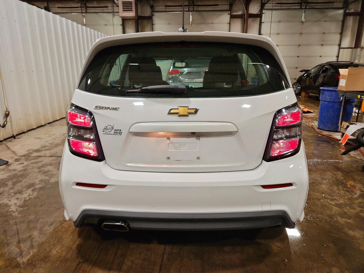 2017 Chevrolet Sonic - Фото 6