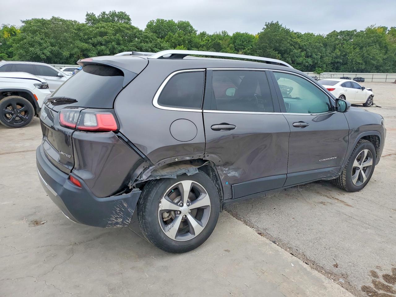 2020 Jeep Cheerokee - Фото 3