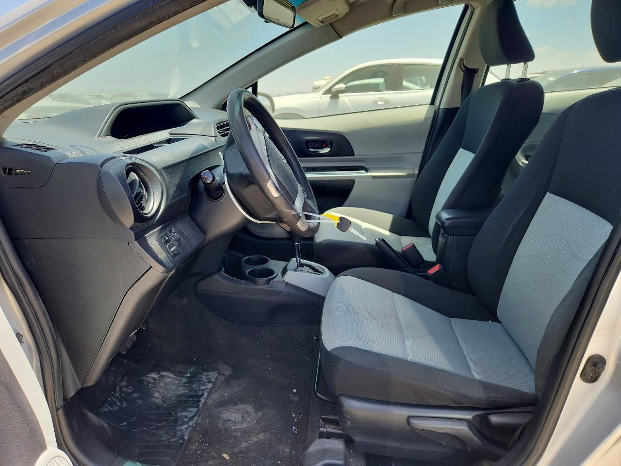 2013 Toyota Prius C - Image 7