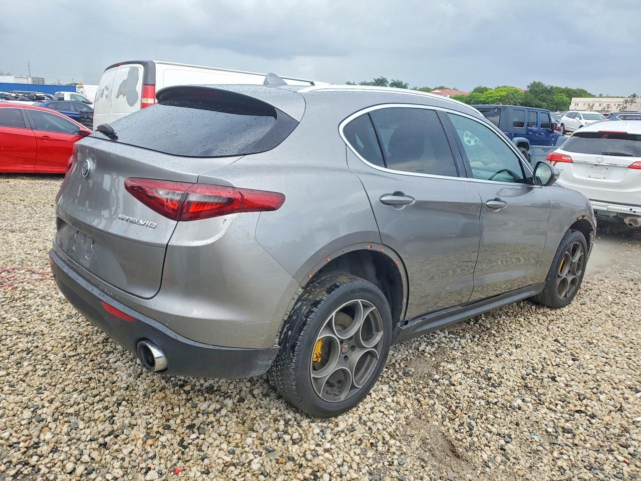 2018 Alfa Romeo Stelvio - Фото 3