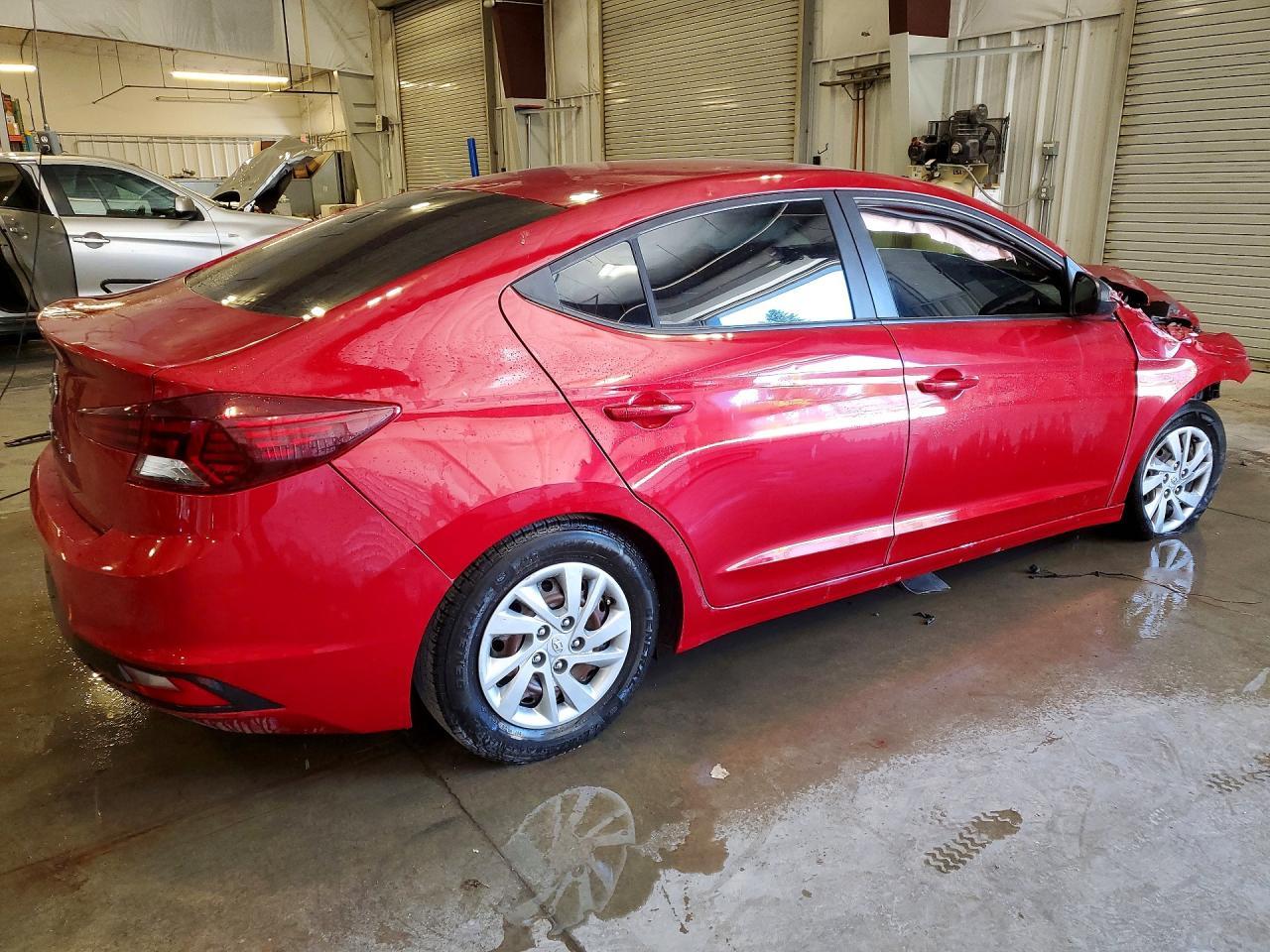 2020 Hyundai Elantra Se - Image 3