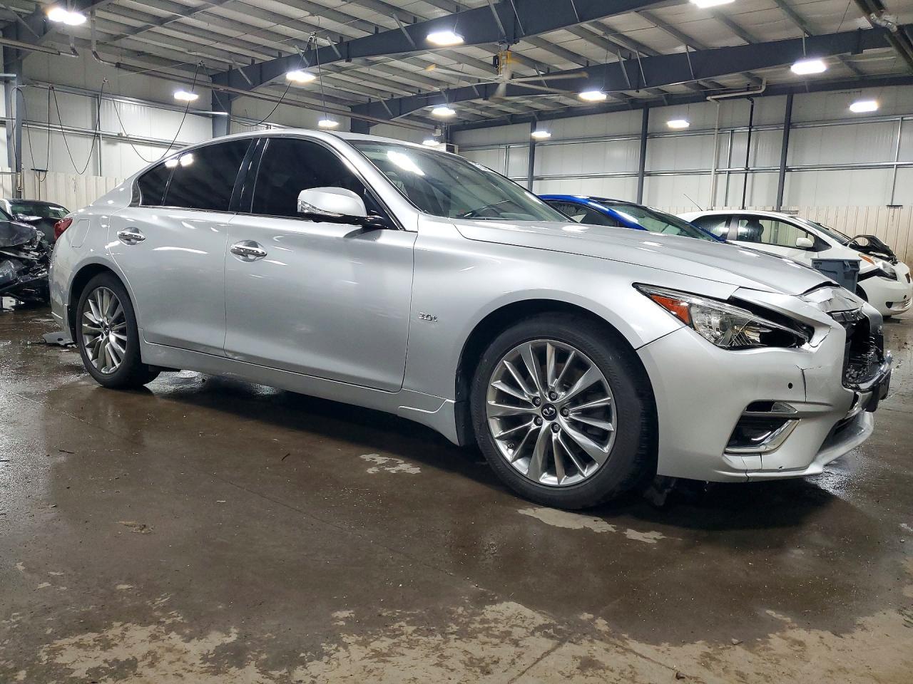 2018 Infiniti Q50 3.0T Luxe - Фото 4