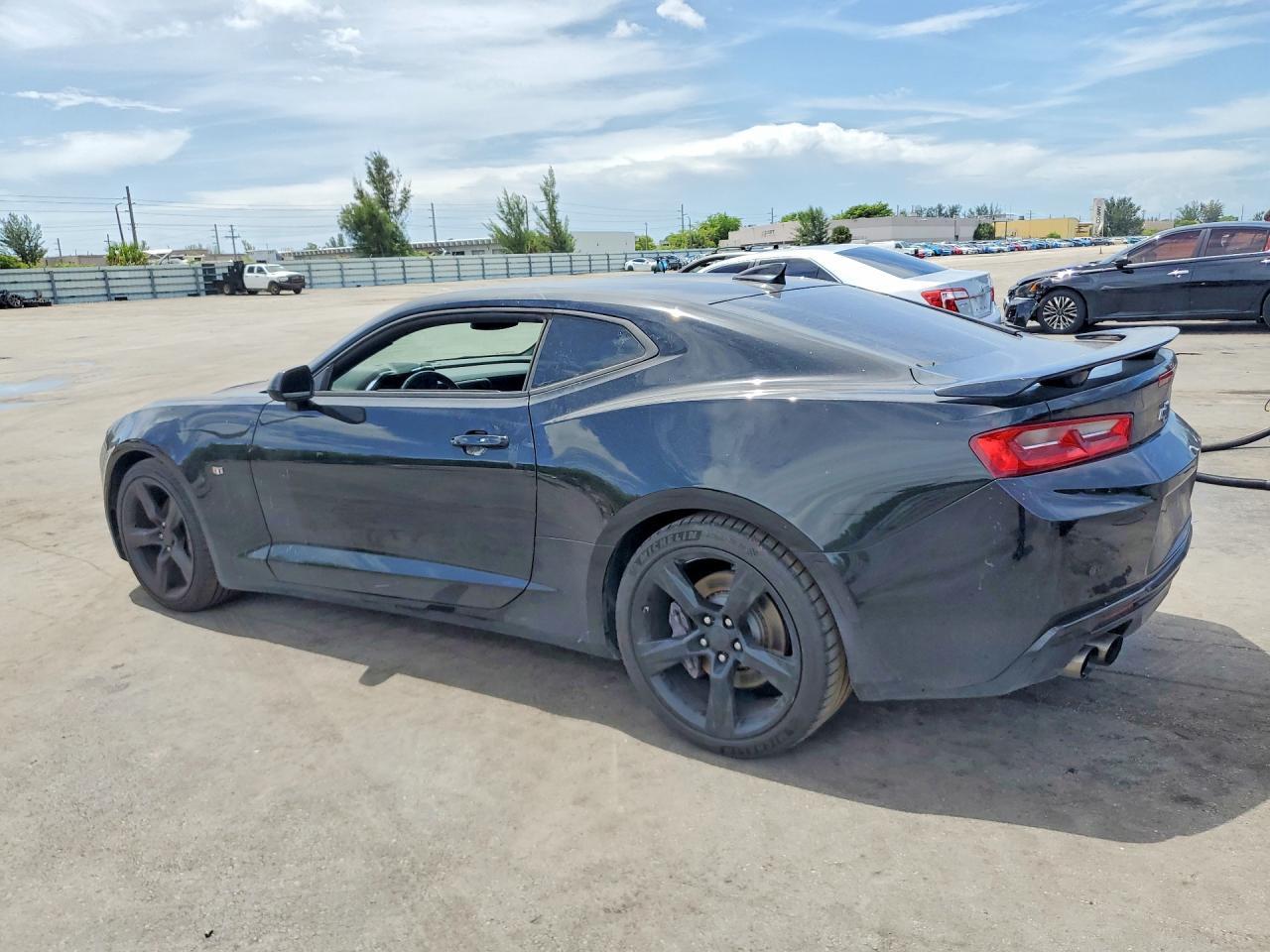 2018 Chevrolet Camaro Ss - Image 2