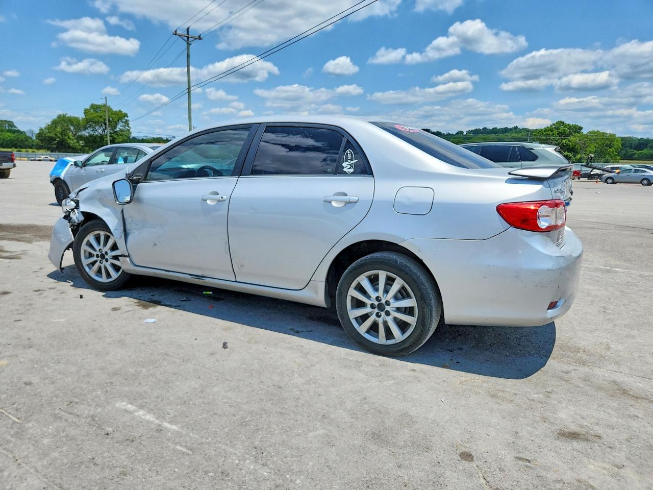 2013 Toyota Corolla Le - Фото 2