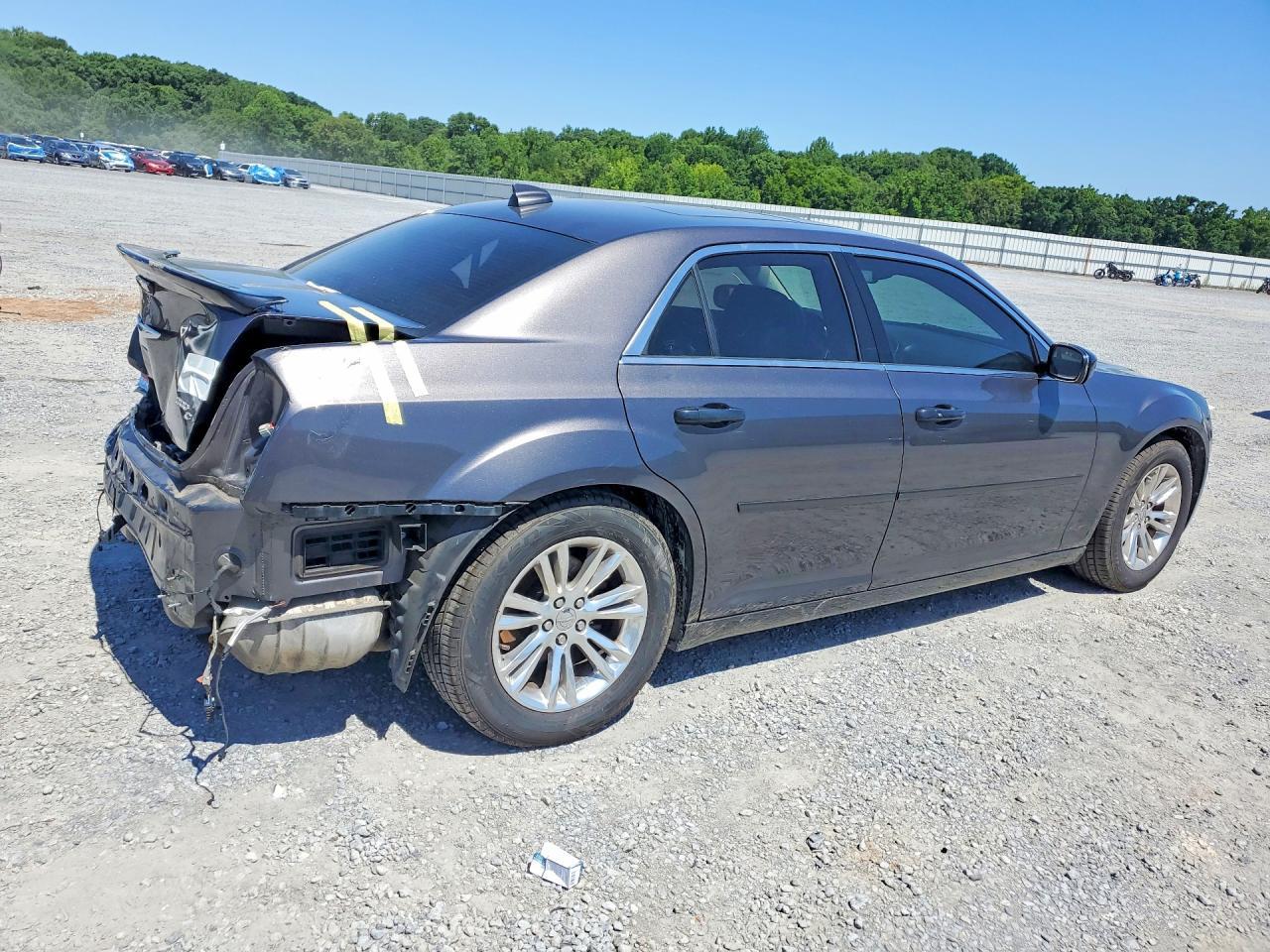 2015 Chrysler 300 - Image 3