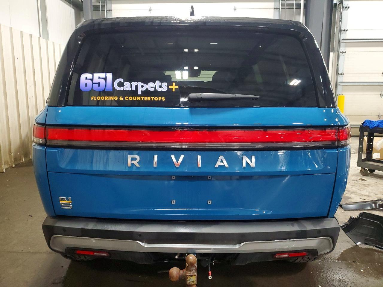 2023 Rivian R1S Adventure - Фото 6
