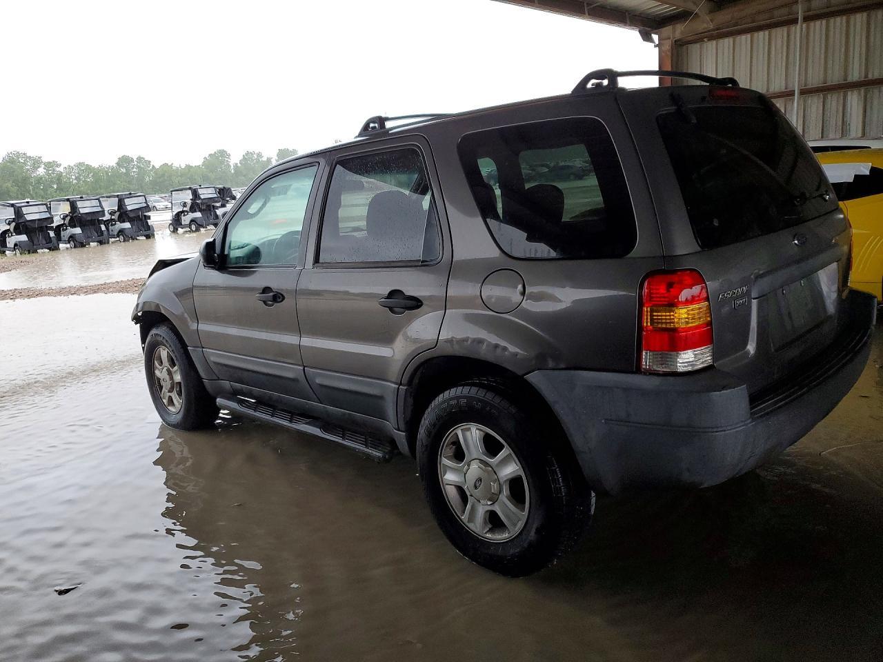 2003 Ford Escape - Фото 2
