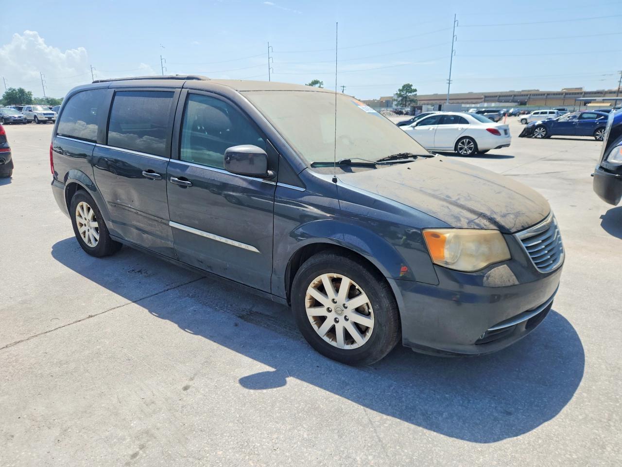 2014 Chrysler Town & Country Touring - Фото 4