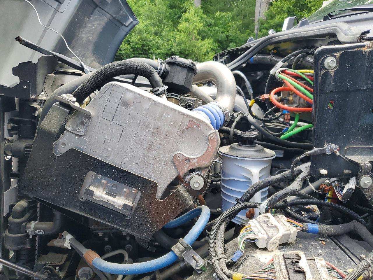 2025 Ford F750 Super Duty Dump Truck - Image 7