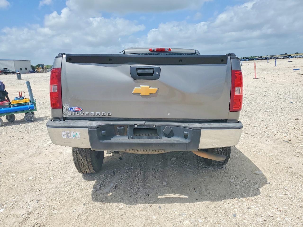 2013 Chevrolet Silverado C1500 - Image 6