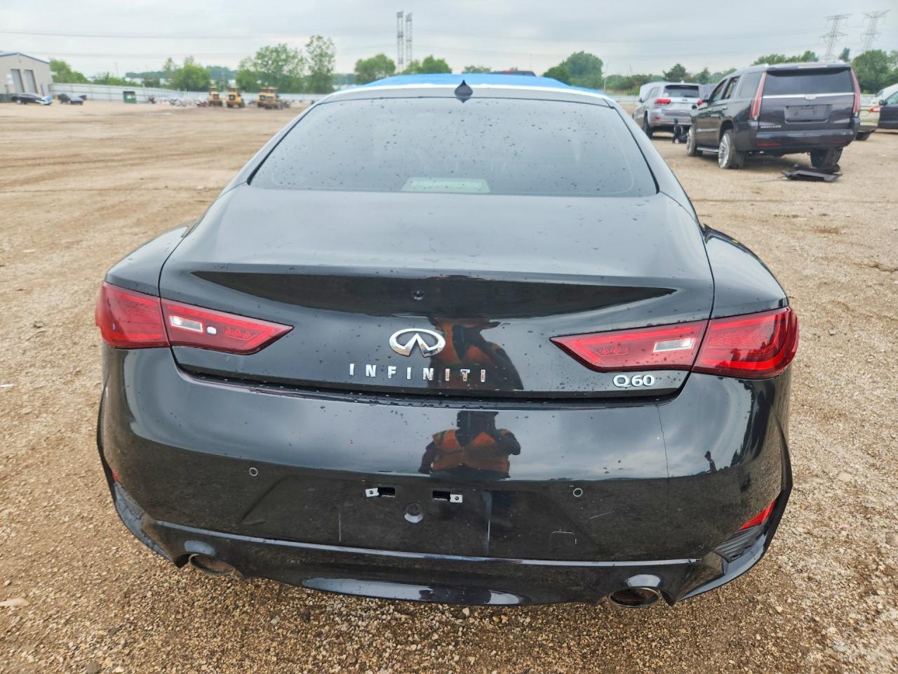 2022 Infiniti Q60 Luxe - Image 6