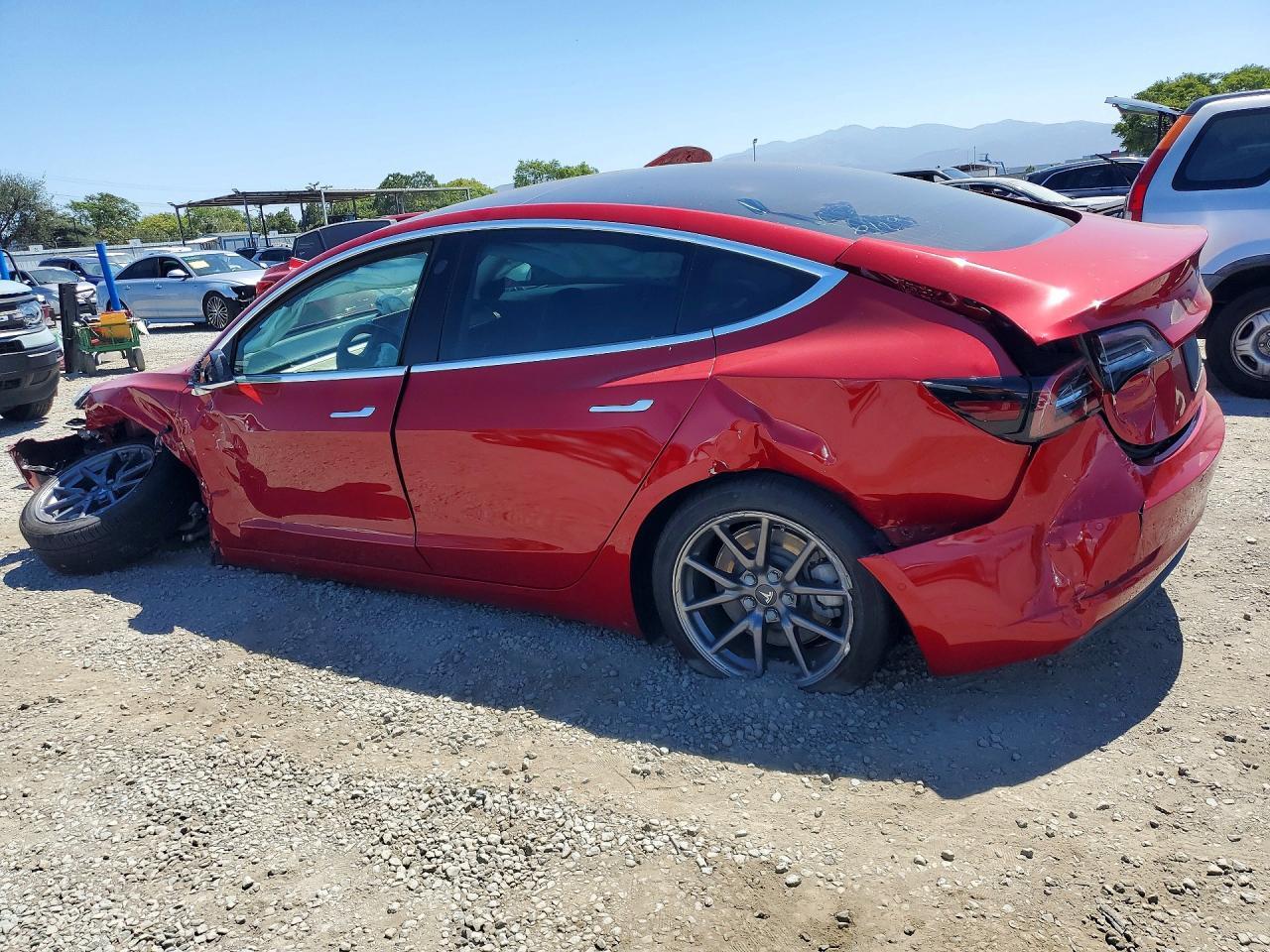 2019 Tesla Model 3 - Фото 2