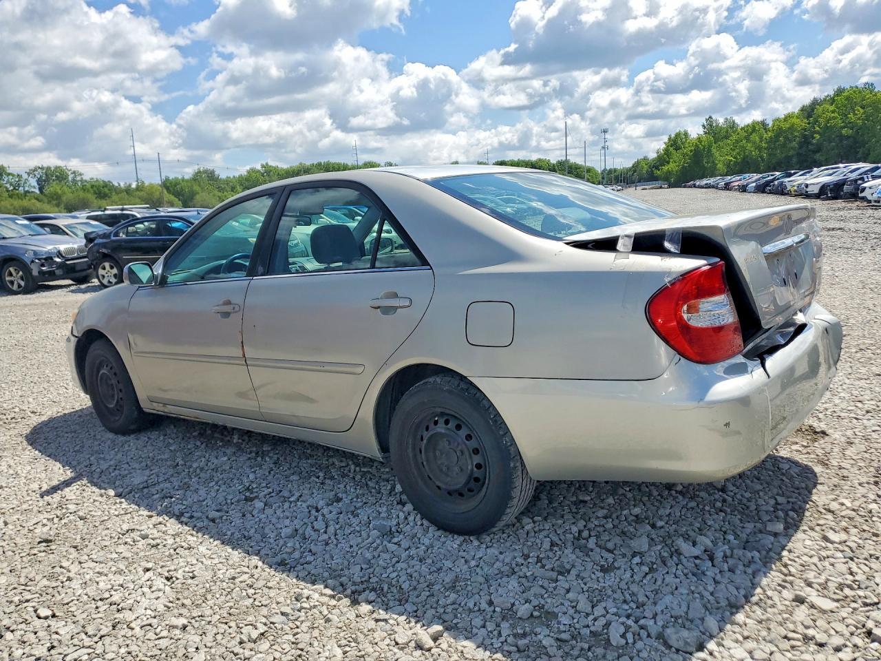 2004 Toyota Camry Le - Фото 2