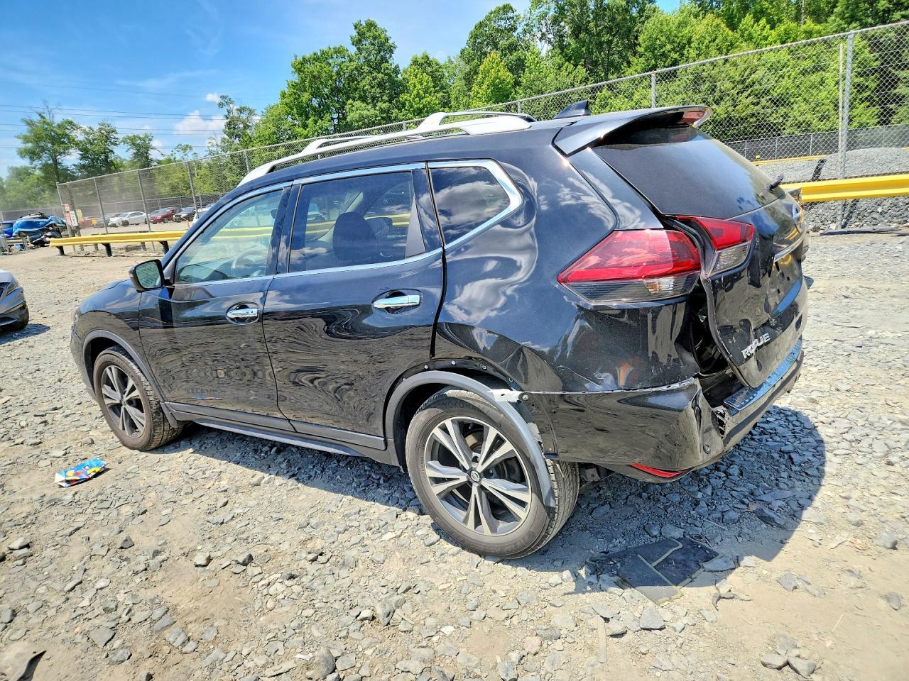 2020 Nissan Rogue Sv - Image 2