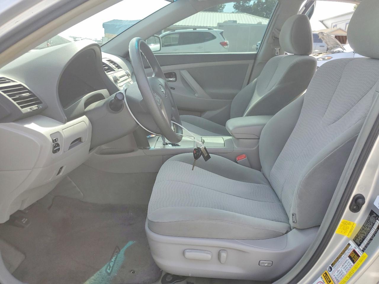 2011 Toyota Camry Le - Фото 7