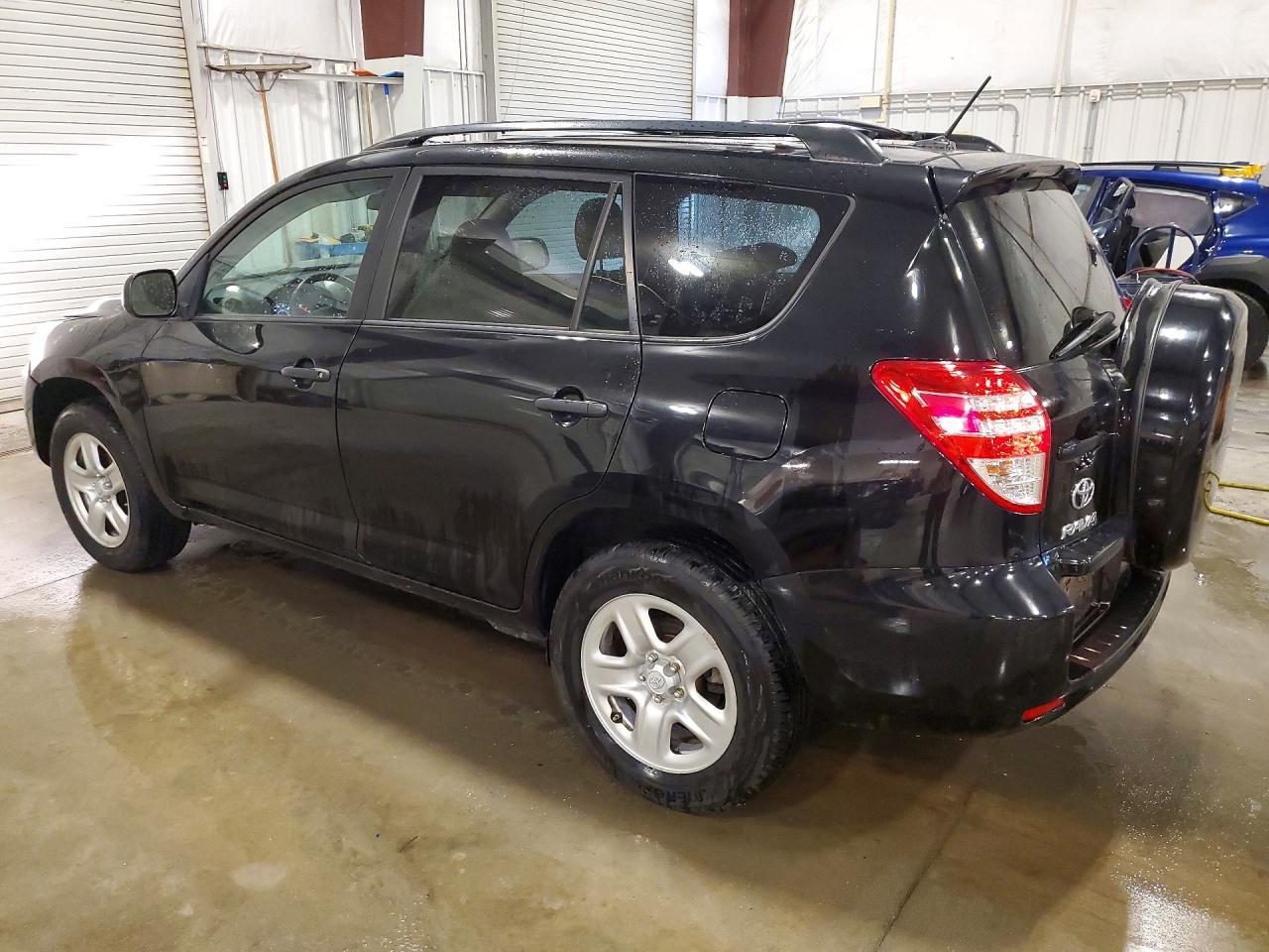 2011 Toyota Rav4 Base - Фото 2