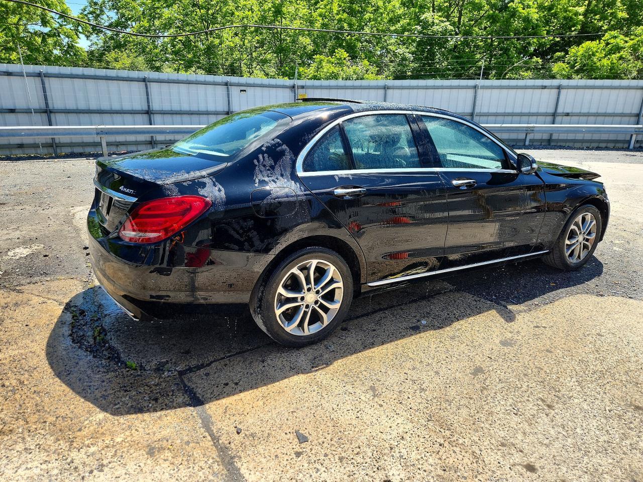 2015 Mercedes-Benz C 300 4Matic - Image 3