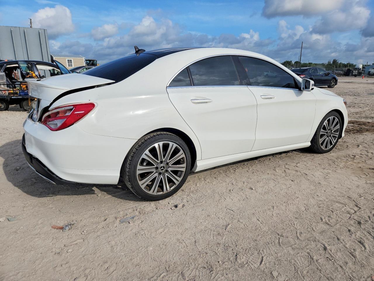 2018 Mercedes-Benz Cla 250 - Фото 3