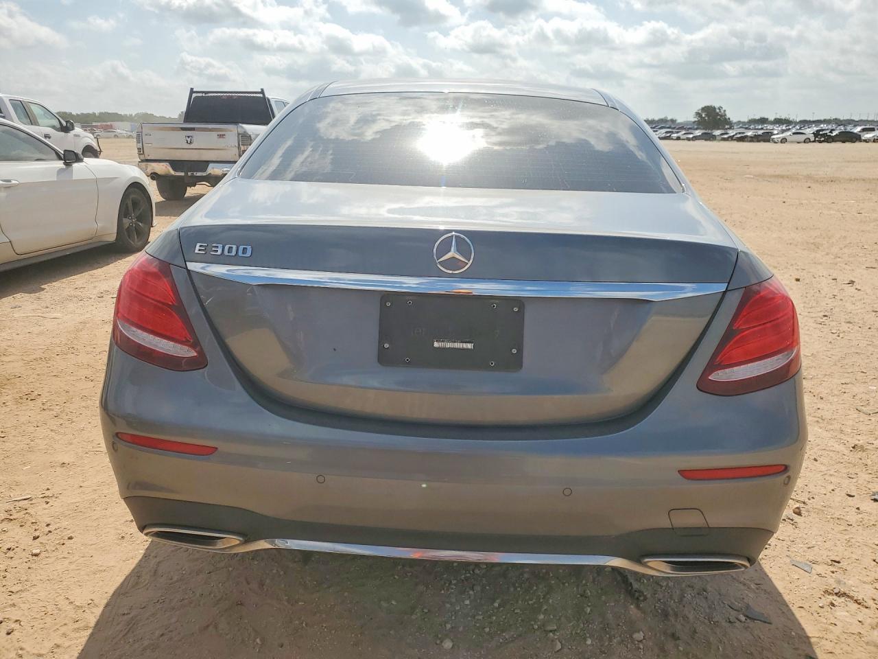 2017 Mercedes-Benz E 300 - Image 6
