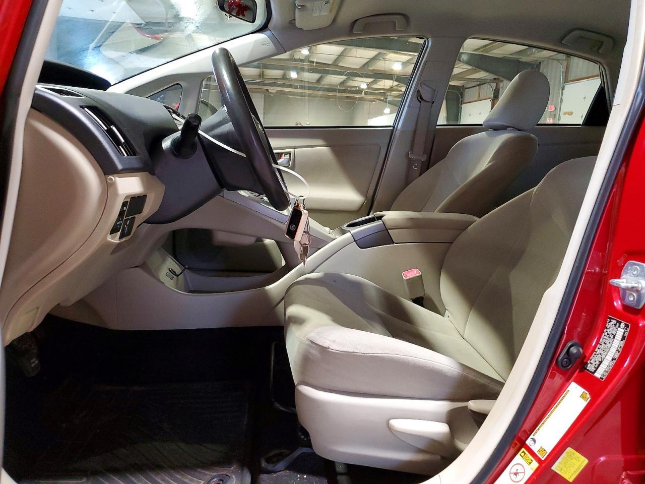 2013 Toyota Prius Three - Image 7