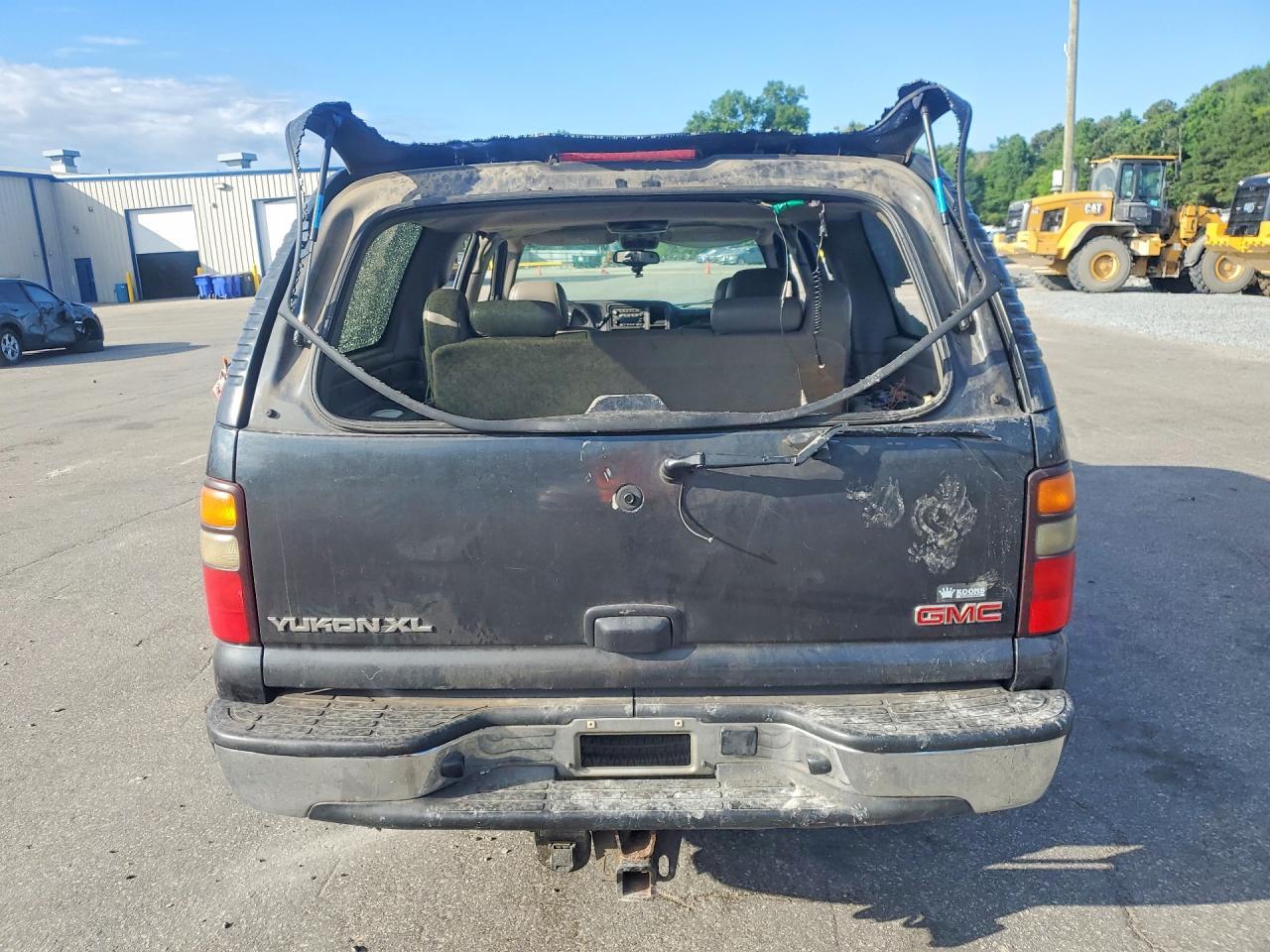 2004 GMC Yukon Xl K1500 - Image 6