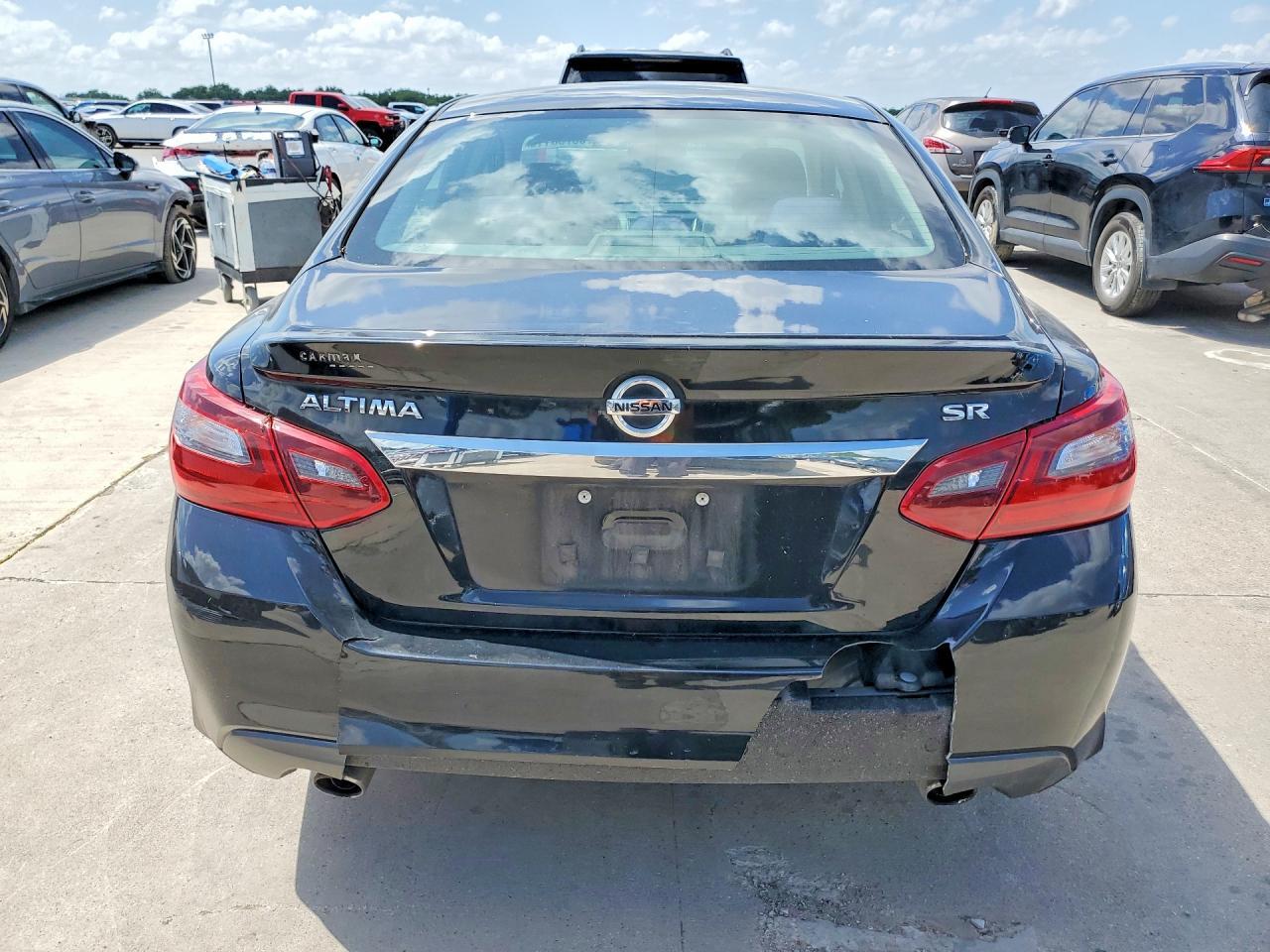 2017 Nissan Altima 2.5 Sr - Image 6