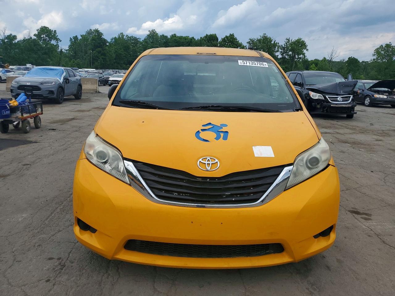 2017 Toyota Sienna L 7-Passenger - Фото 5