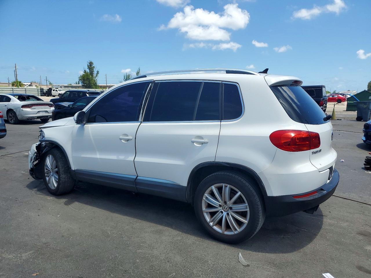 2013 Volkswagen Tiguan S - Фото 2