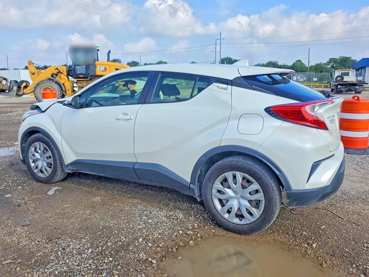 2021 Toyota C-Hr Le - Фото 2