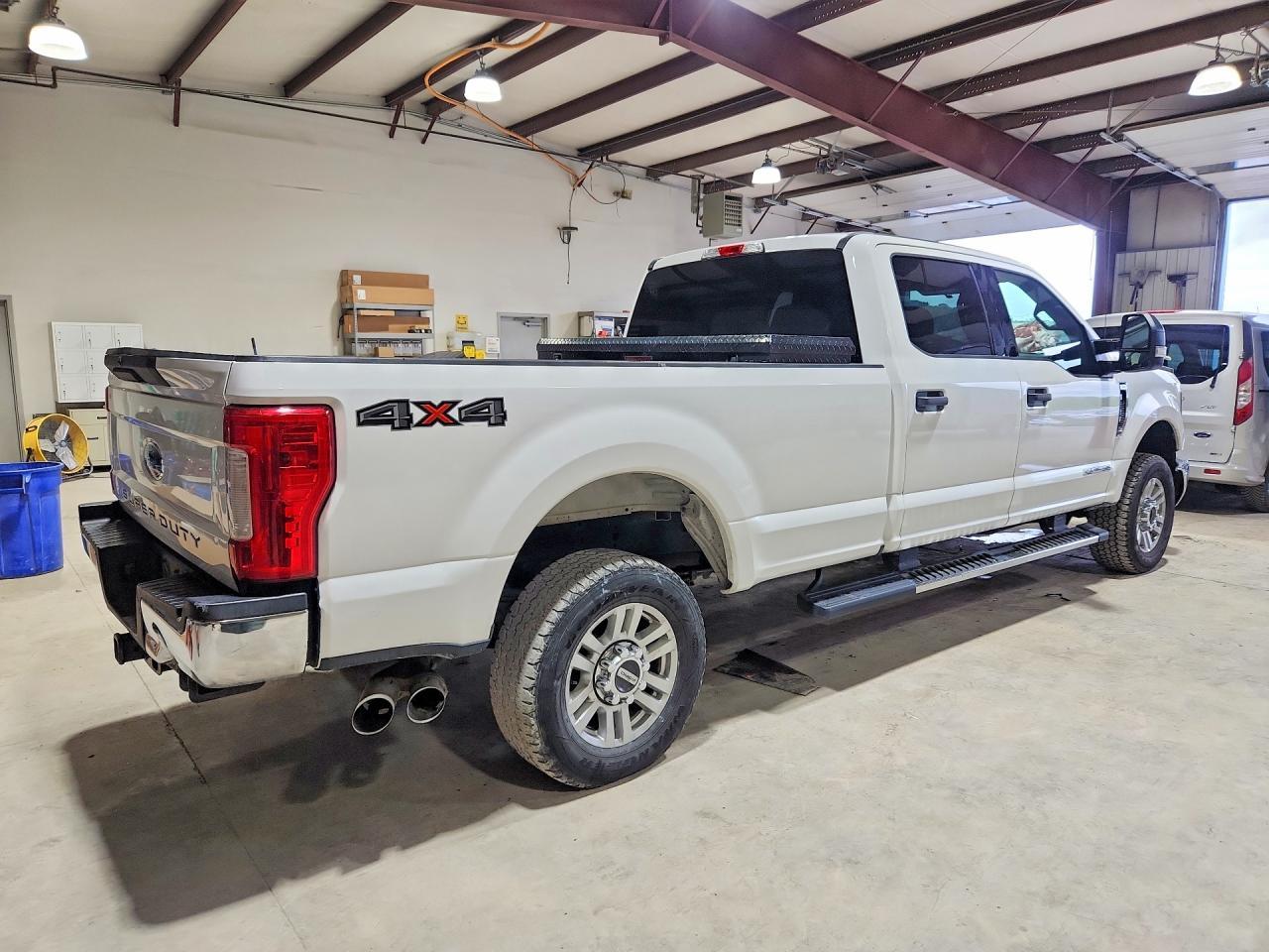 2018 Ford F250 Super Duty - Фото 3