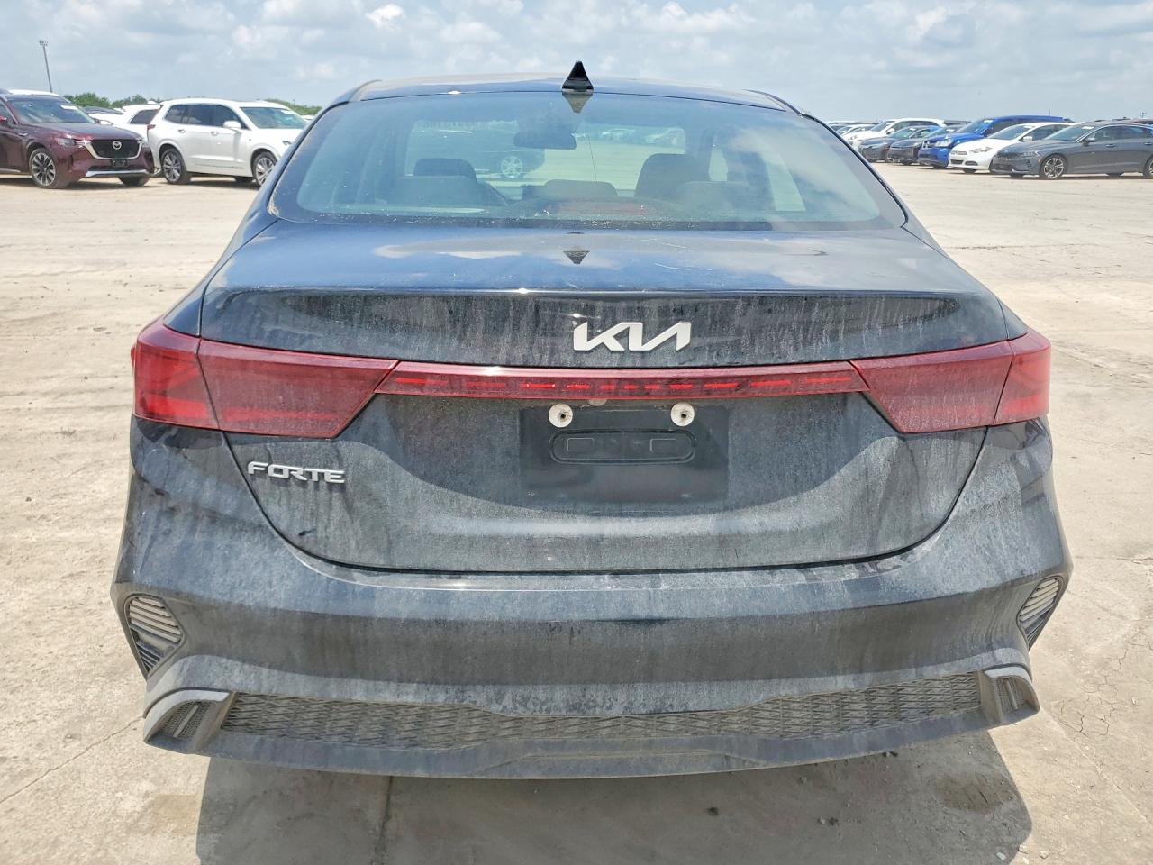 2024 Kia Forte Lxs - Image 6