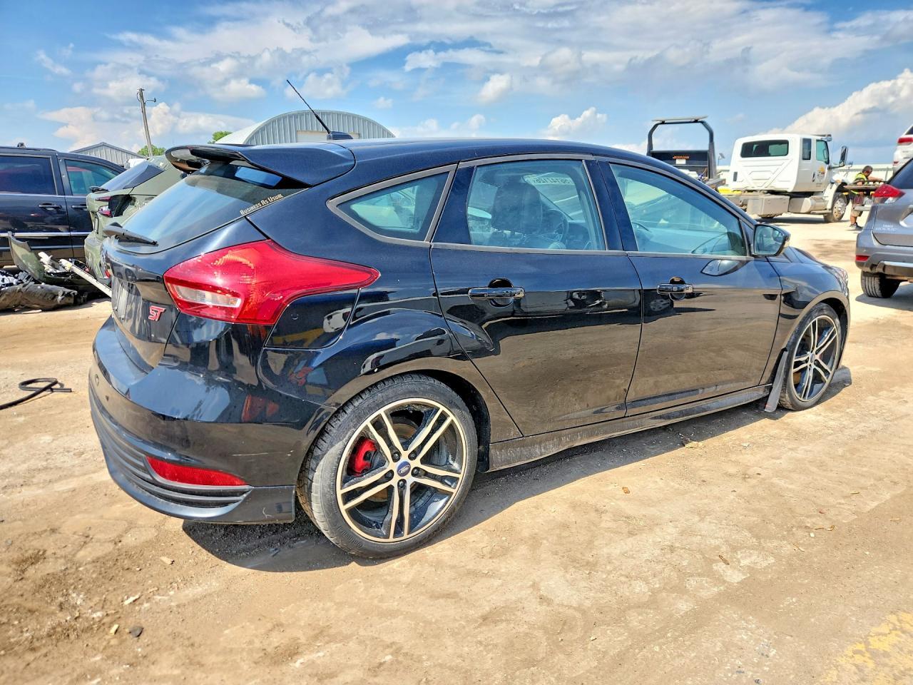 2016 Ford Focus St - Фото 3