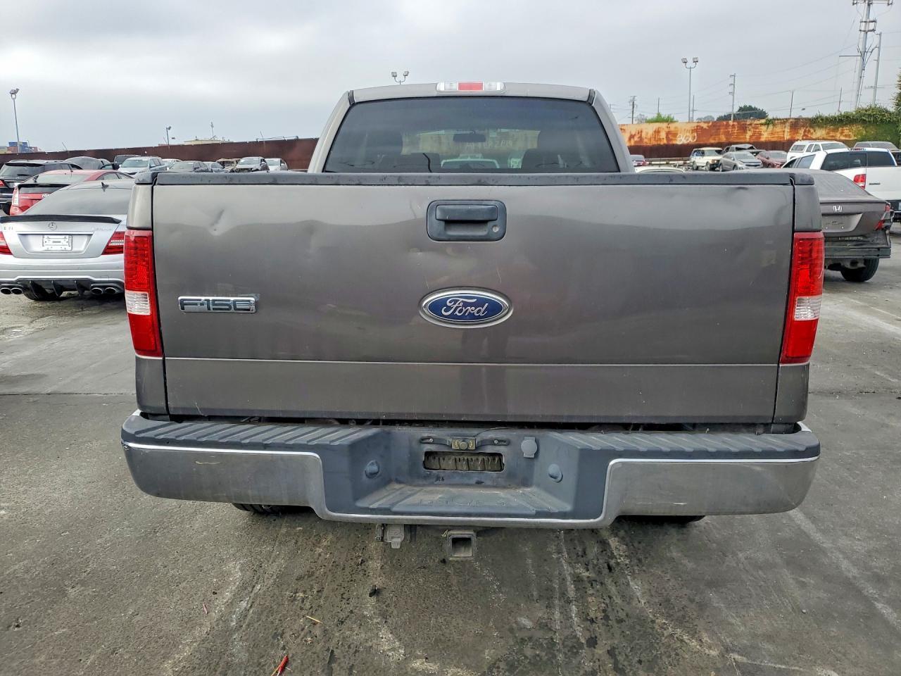 2005 Ford F150 - Фото 6