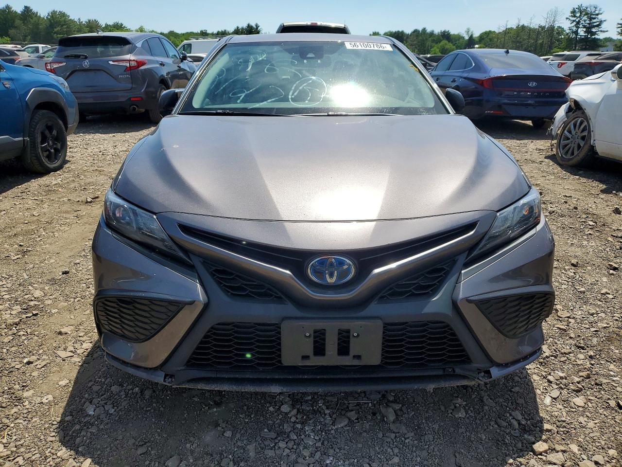 2022 Toyota Camry Hybrid Se - Фото 5