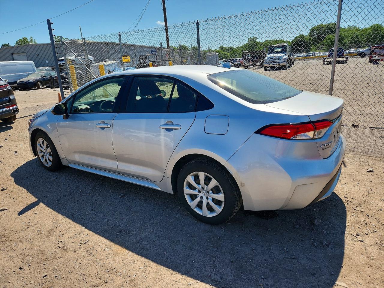 2021 Toyota Corolla Le - Image 2