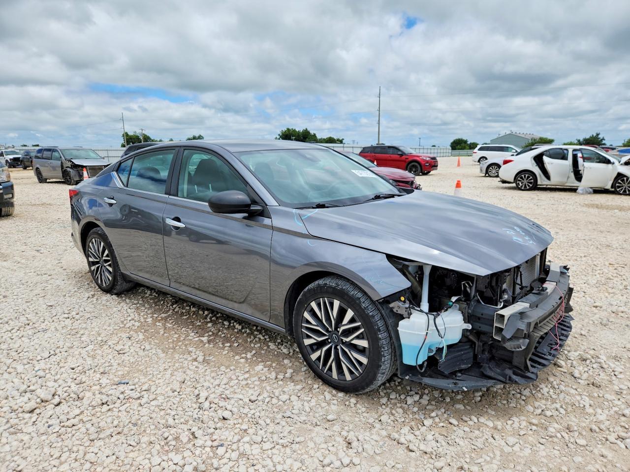 2024 Nissan Altima Sv - Image 4