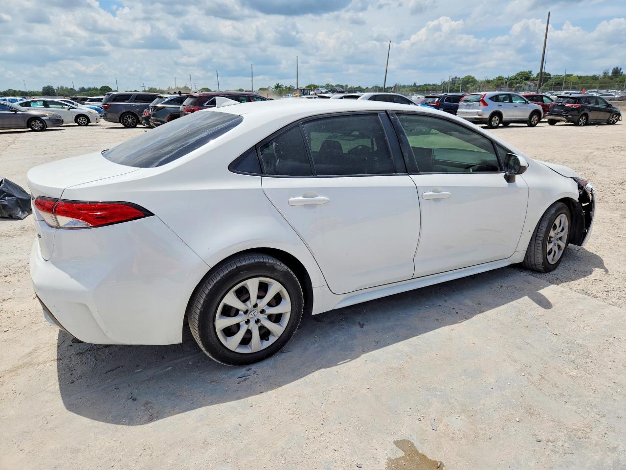 2021 Toyota Corolla Le - Фото 3