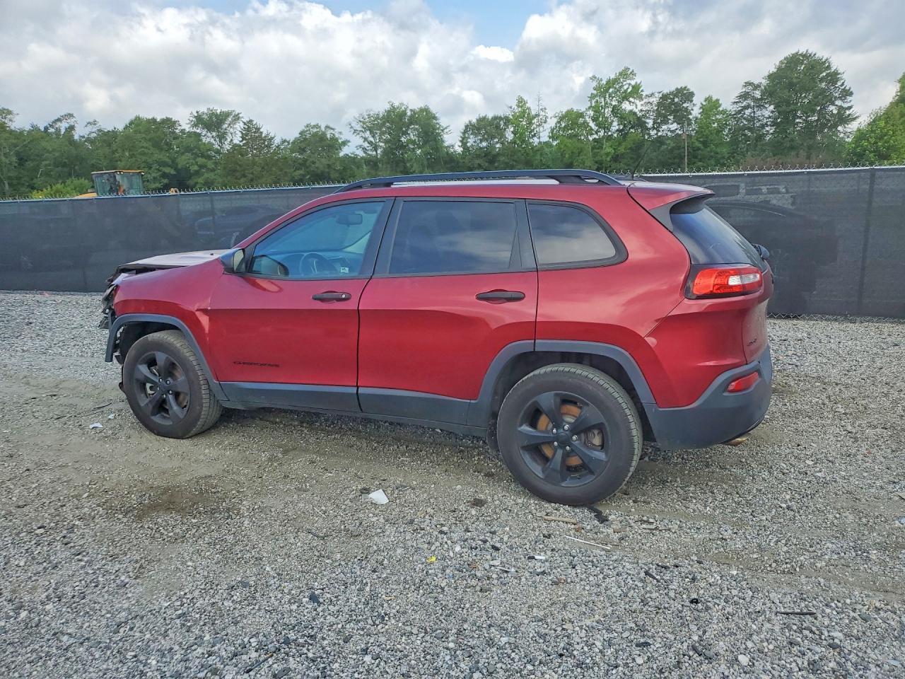 2016 Jeep Cherokee Sport - Фото 2