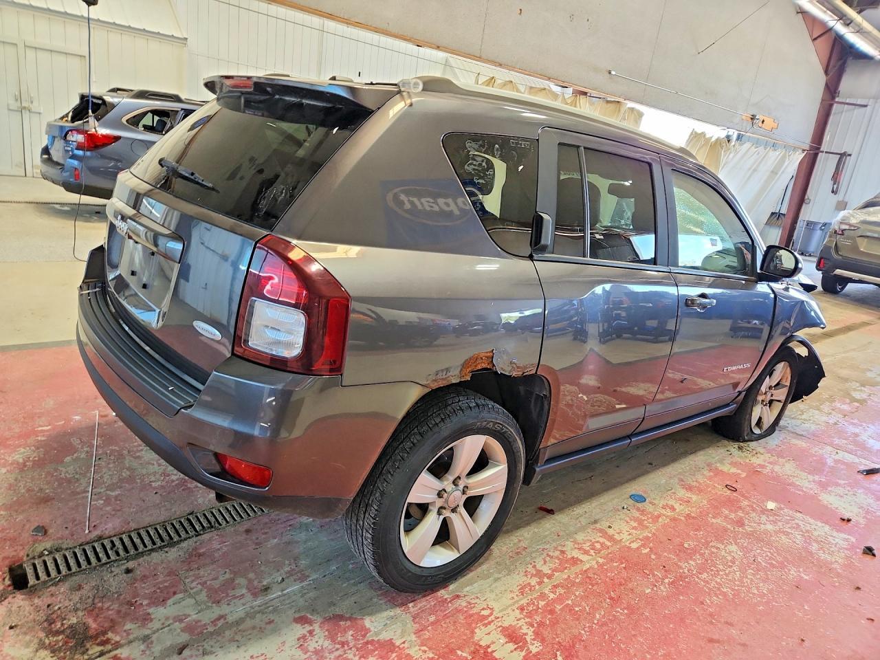 2016 Jeep Compass Latitude - Фото 3