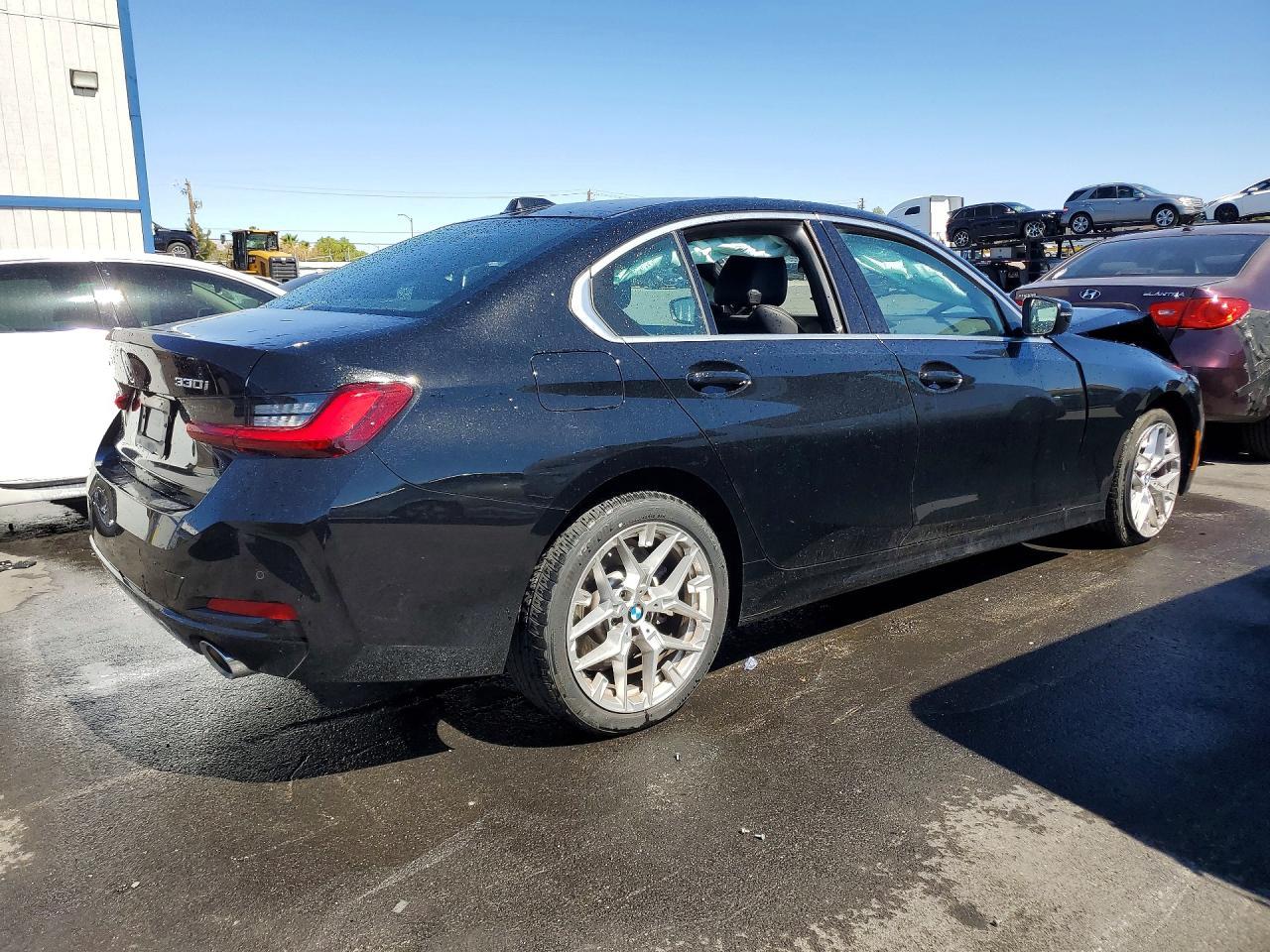 2026 BMW 330Xi - Фото 3