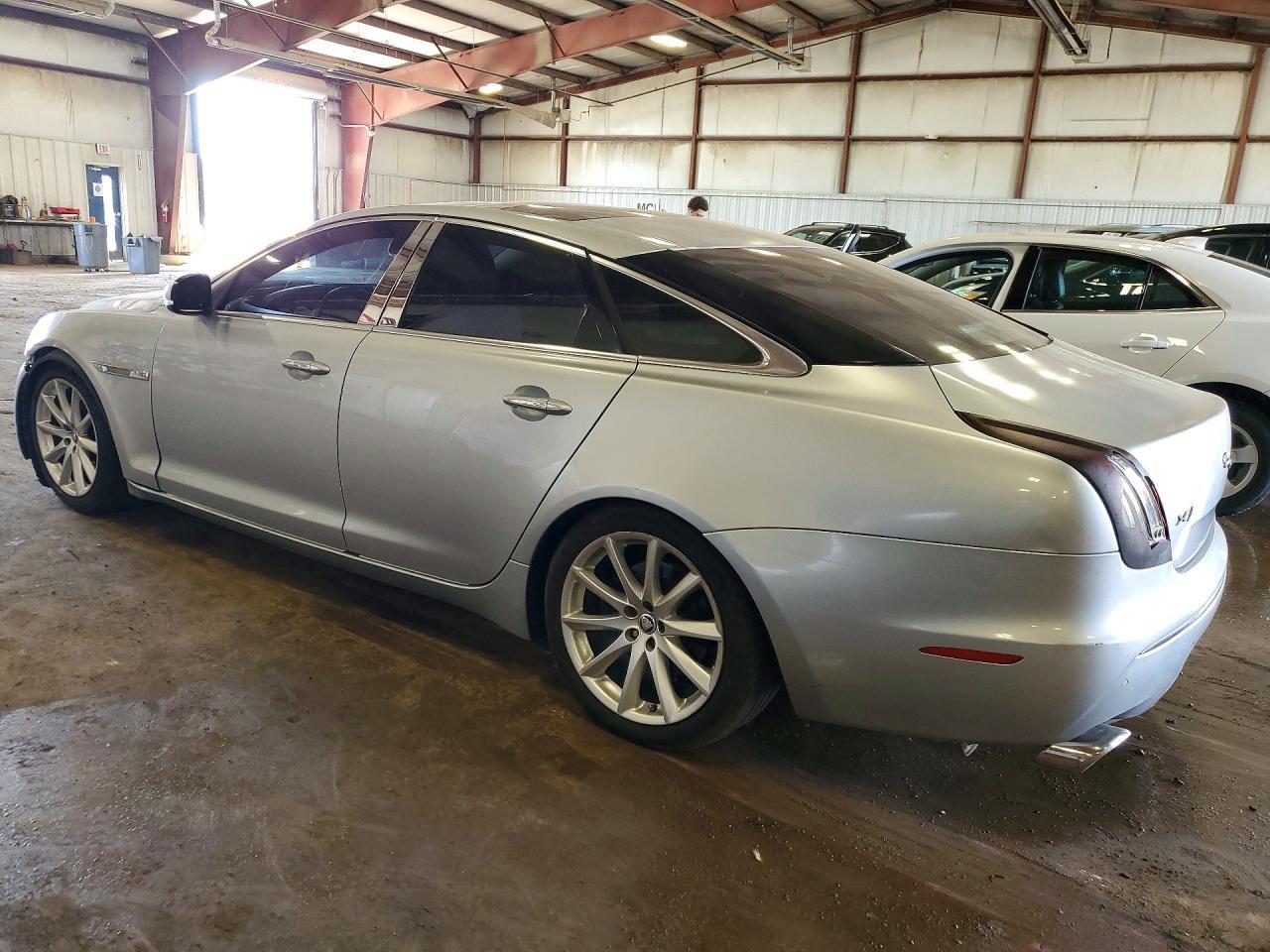 2011 Jaguar Xj - Фото 2