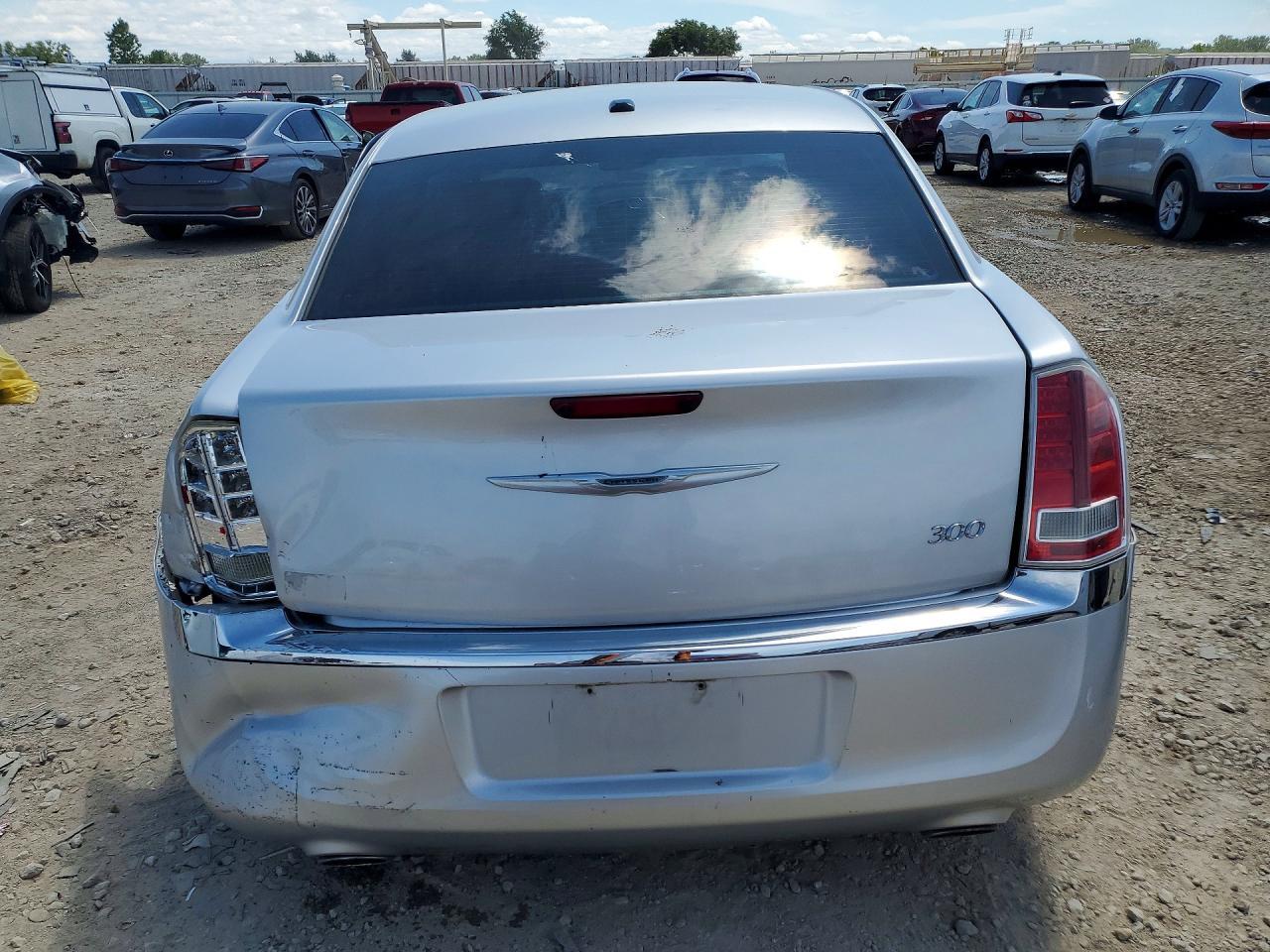 2012 Chrysler 300 Limited - Image 6