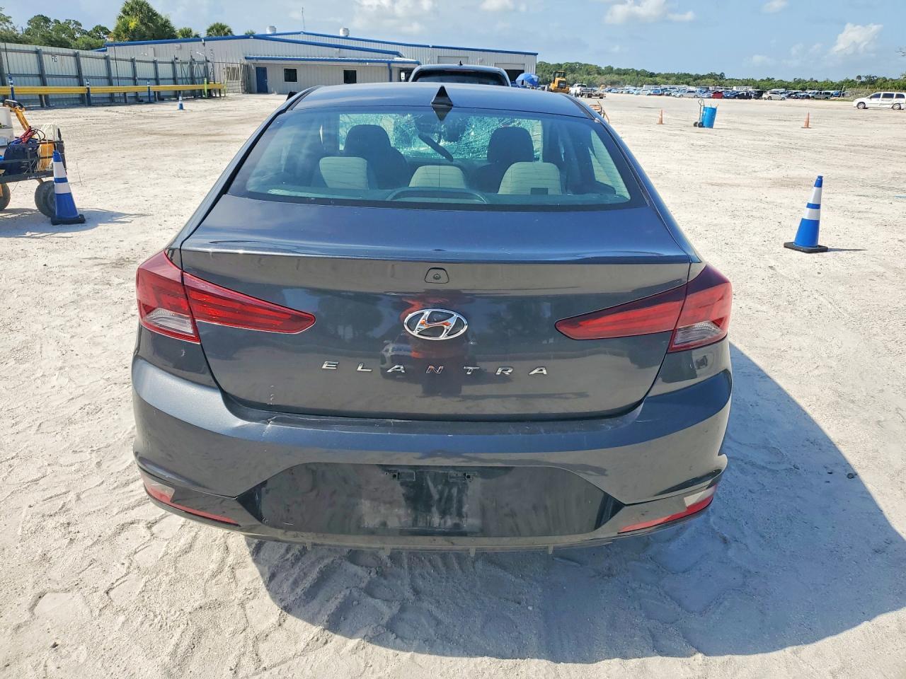 2020 Hyundai Elantra Sel - Фото 6