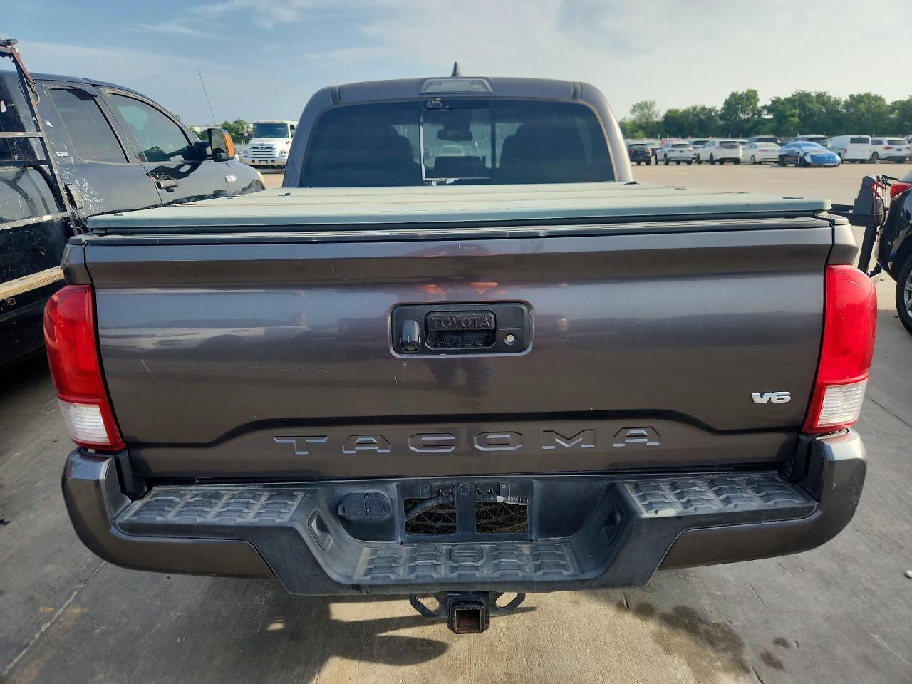 2017 Toyota Tacoma Trd Sport - Image 6