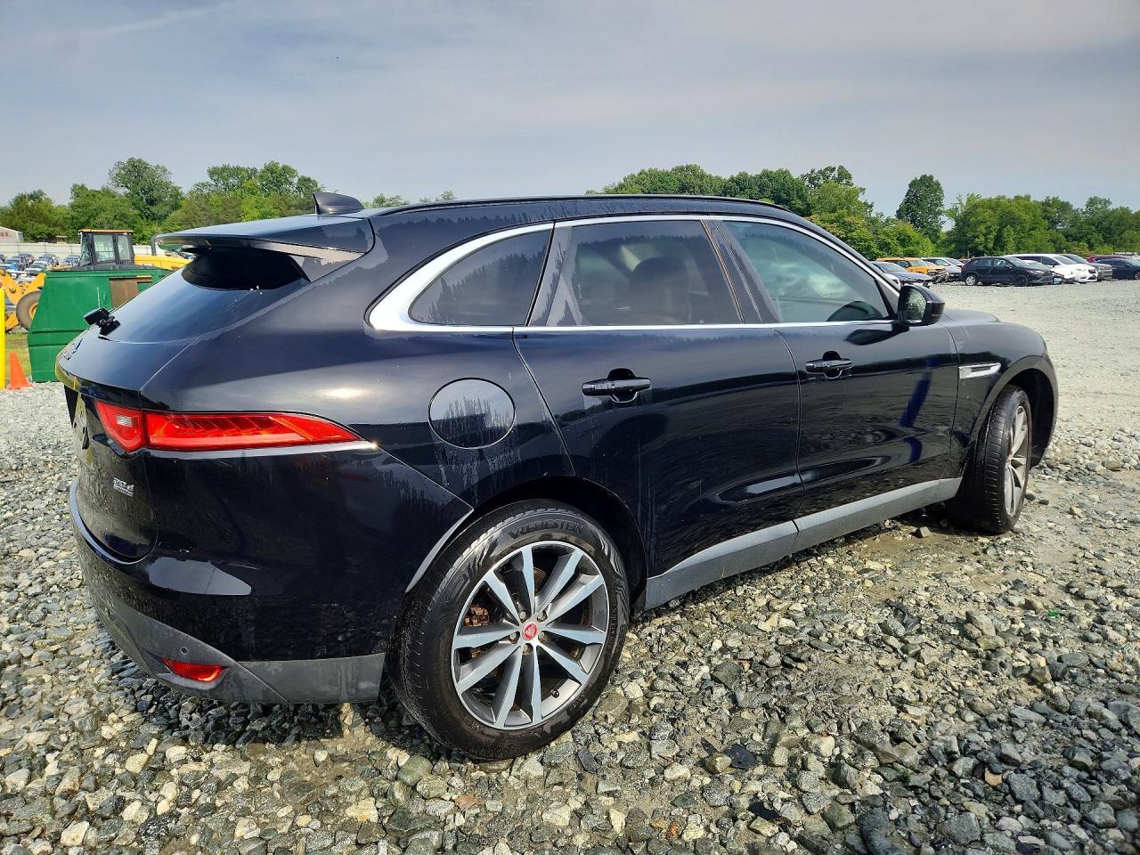 2018 Jaguar F-Pace Prestige - Image 3