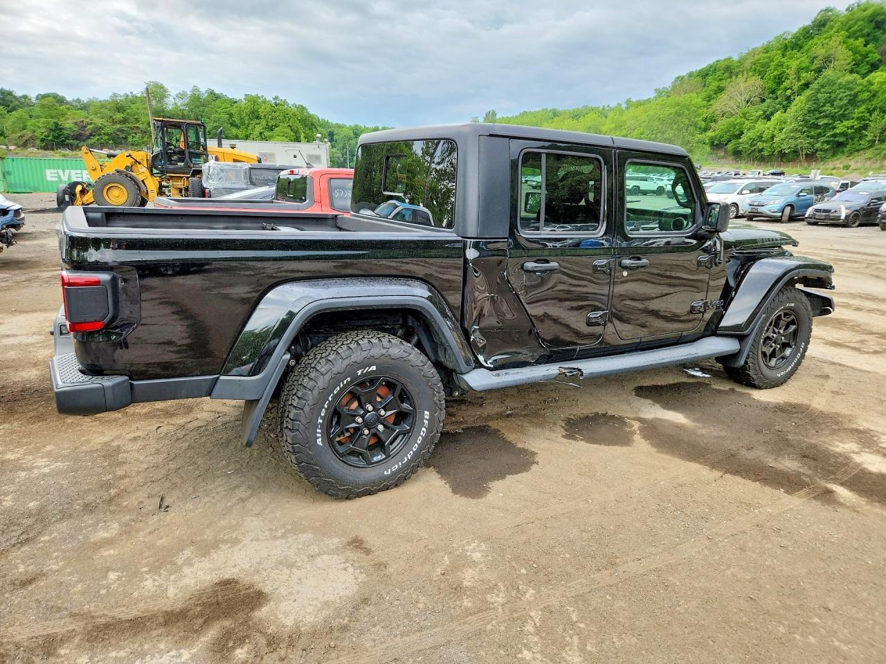 2021 Jeep Gladiator Sport - Image 3