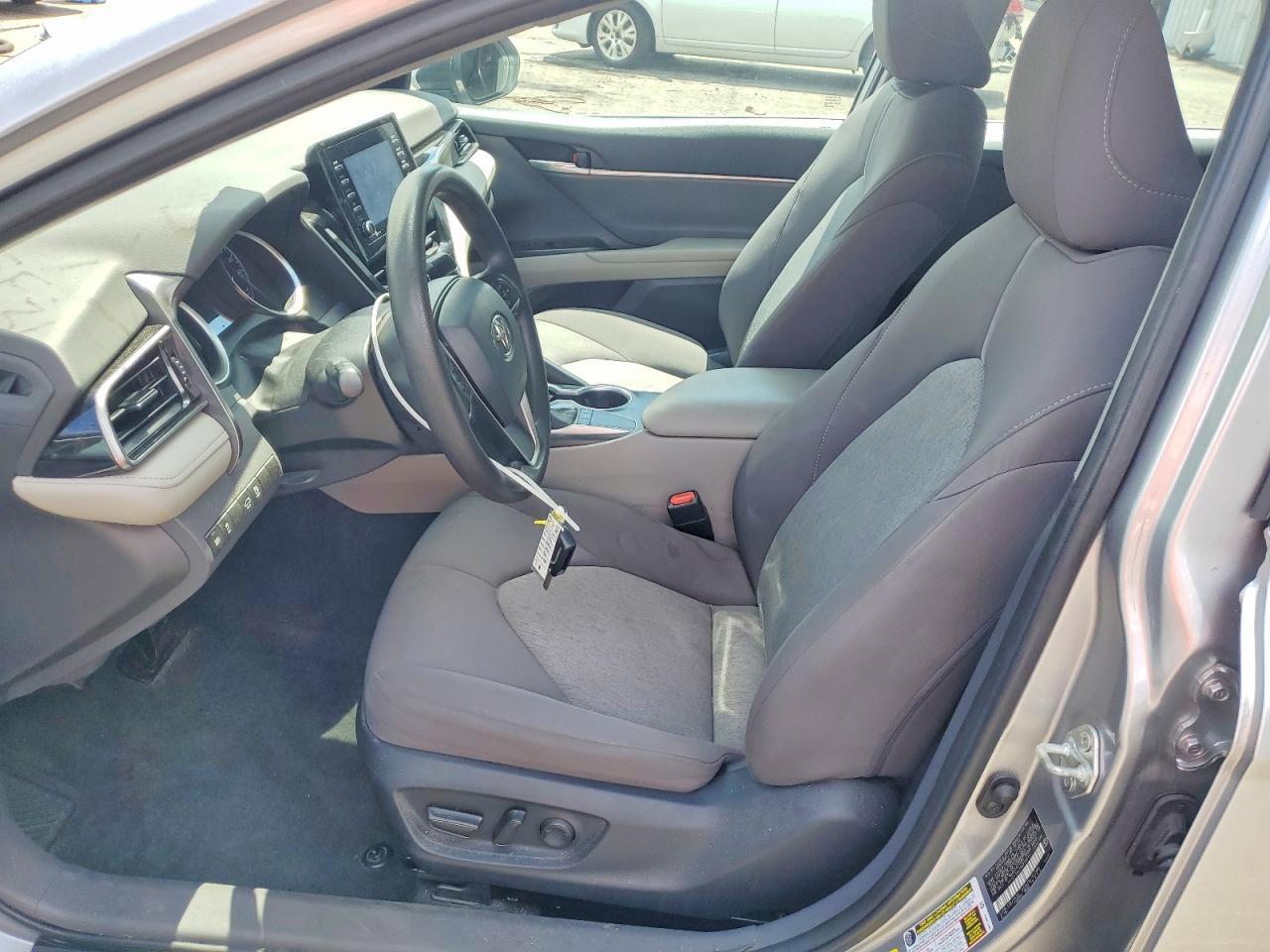 2023 Toyota Camry Le - Image 7
