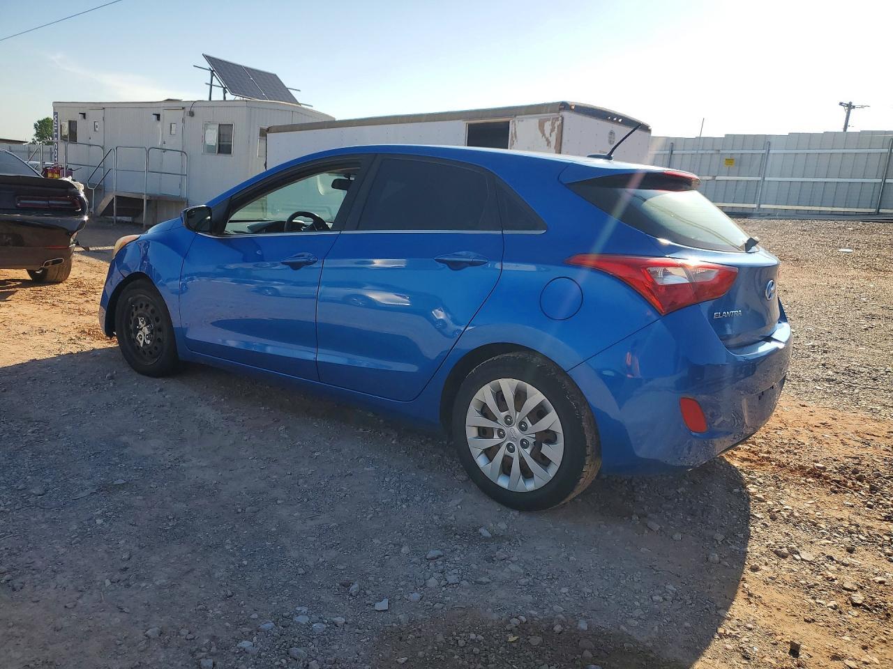 2017 Hyundai Elantra Gt Base - Фото 2
