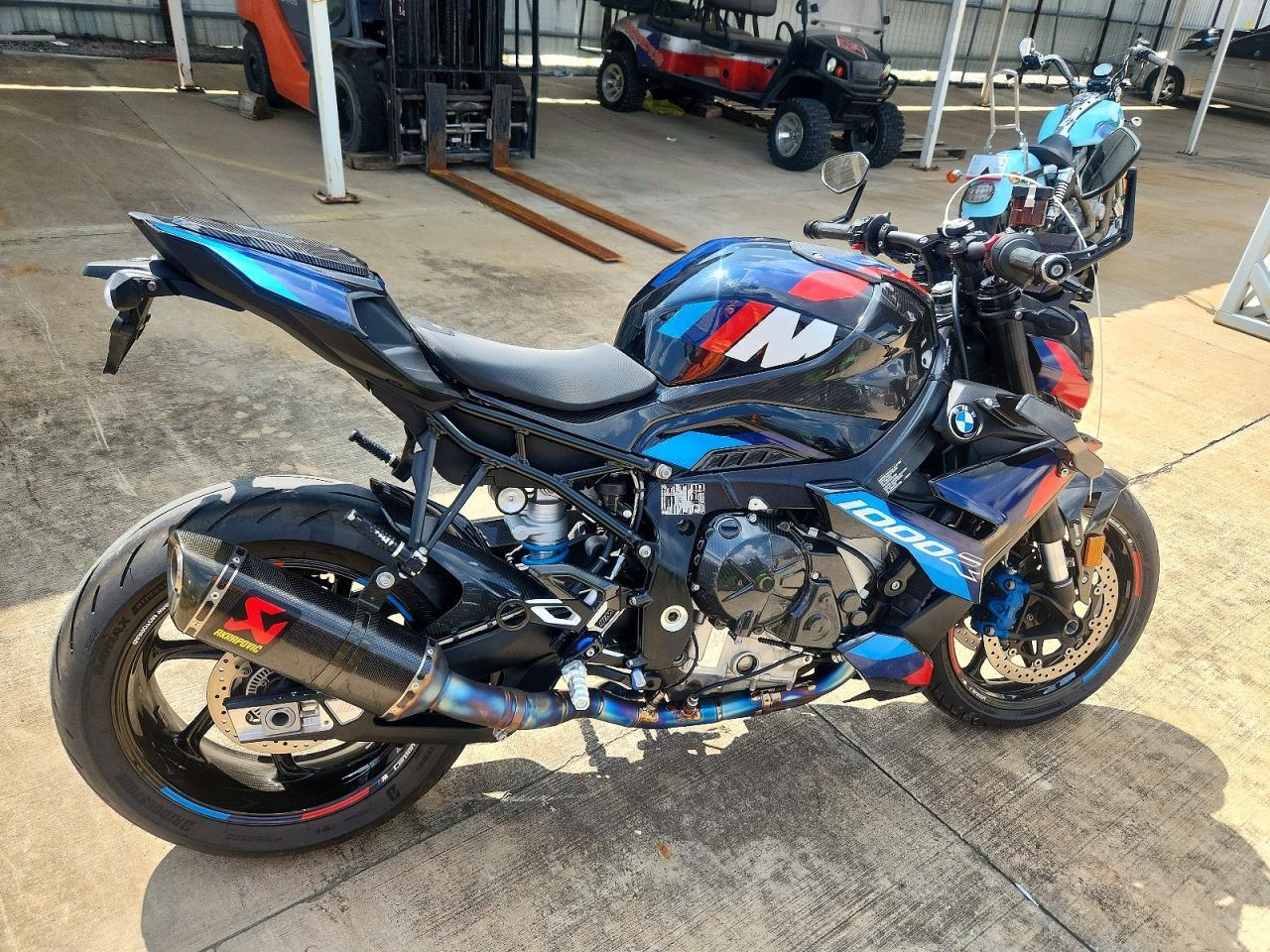 2023 BMW M 1000 R