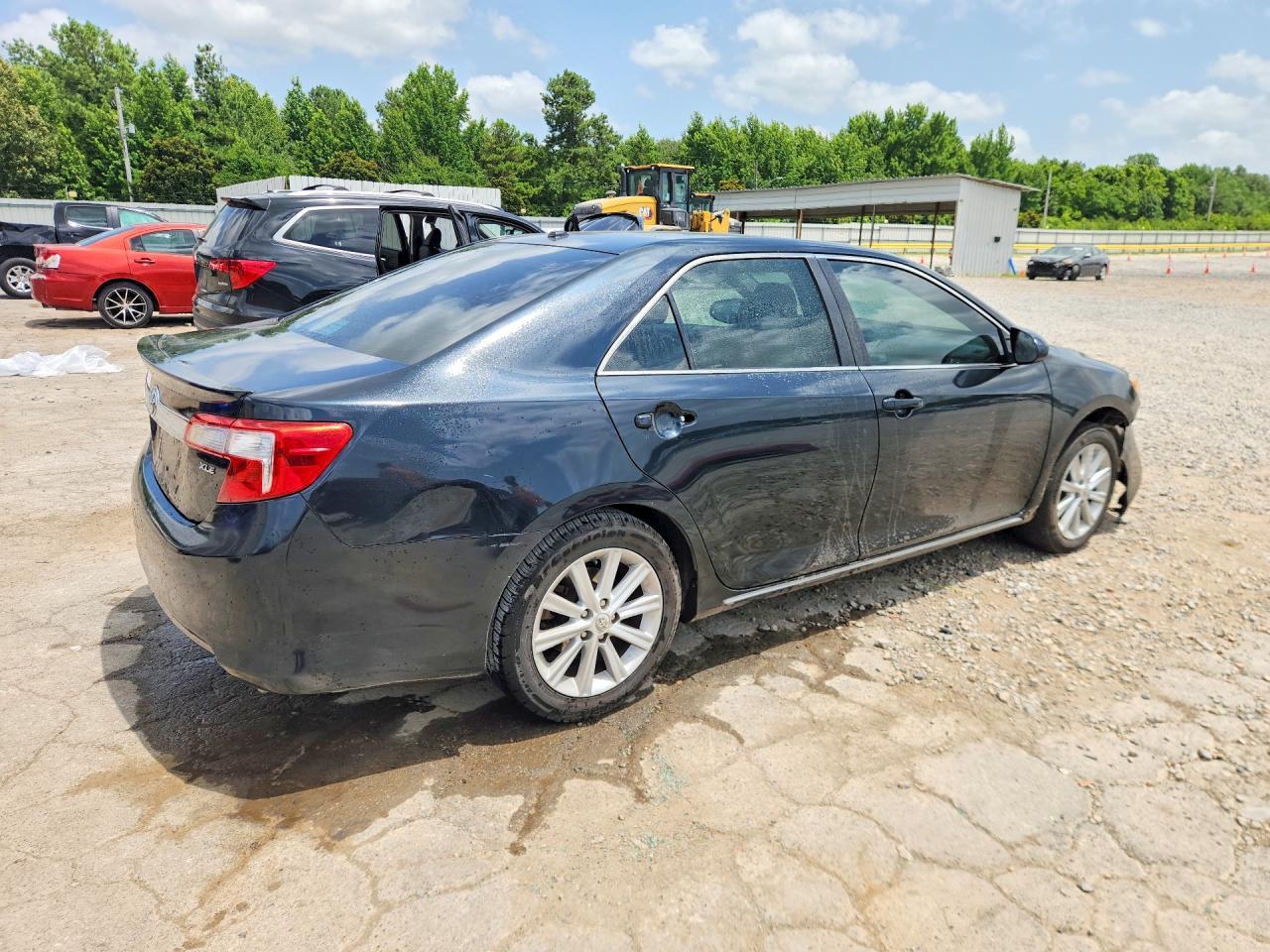 2012 Toyota Camry Xle V6 - Фото 3